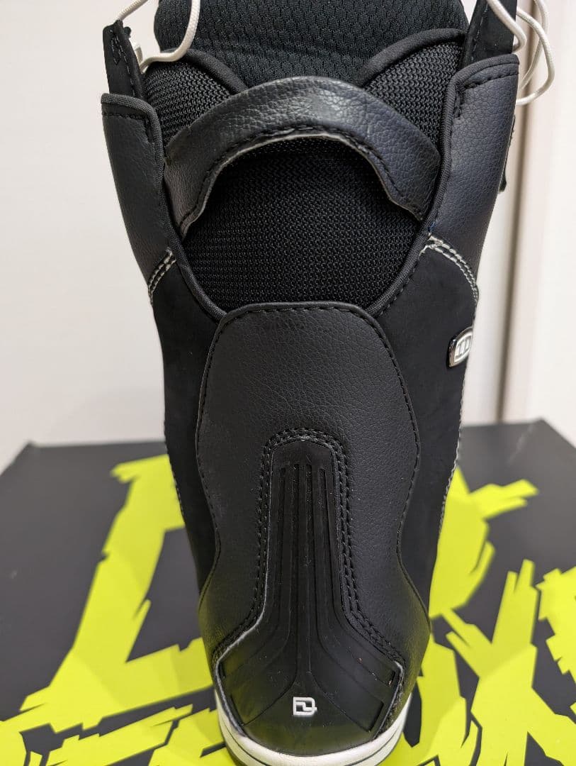 美品 《DEELUXE》スノーボードブーツ ブラック 27.5cm