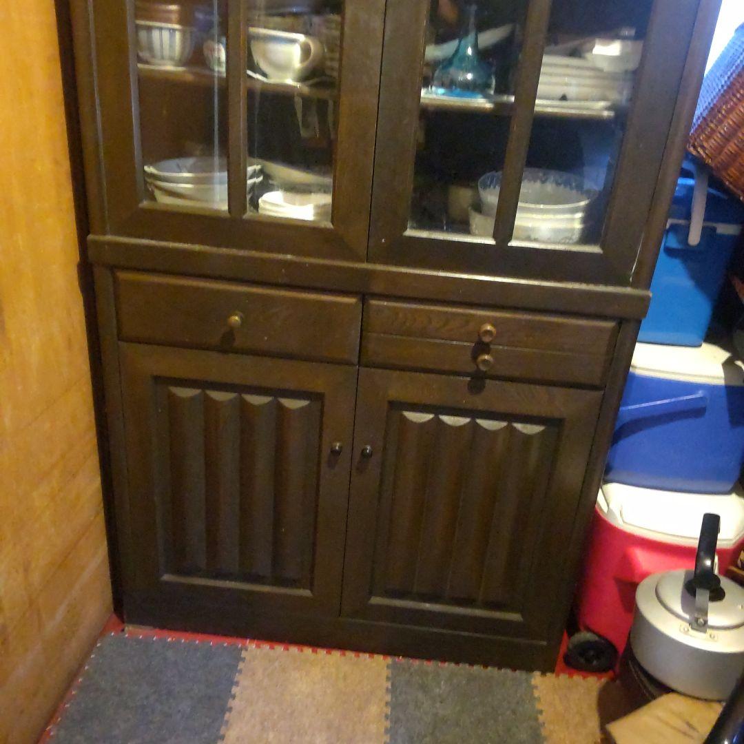 ブラウン食器棚（送料込みですよ！）