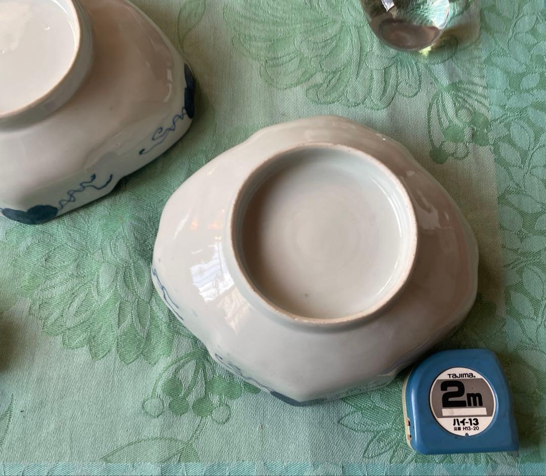 古伊万里　染付　蝶々　牡丹　生垣　瓢箪　墨弾き　変形皿　2客