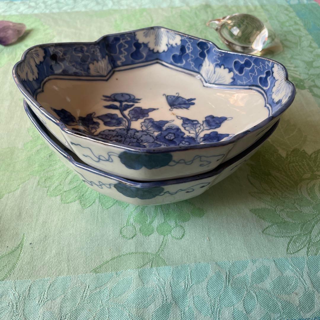 古伊万里　染付　蝶々　牡丹　生垣　瓢箪　墨弾き　変形皿　2客