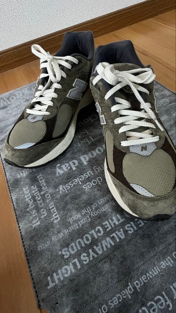 New Balance M2002RHN オリーブ