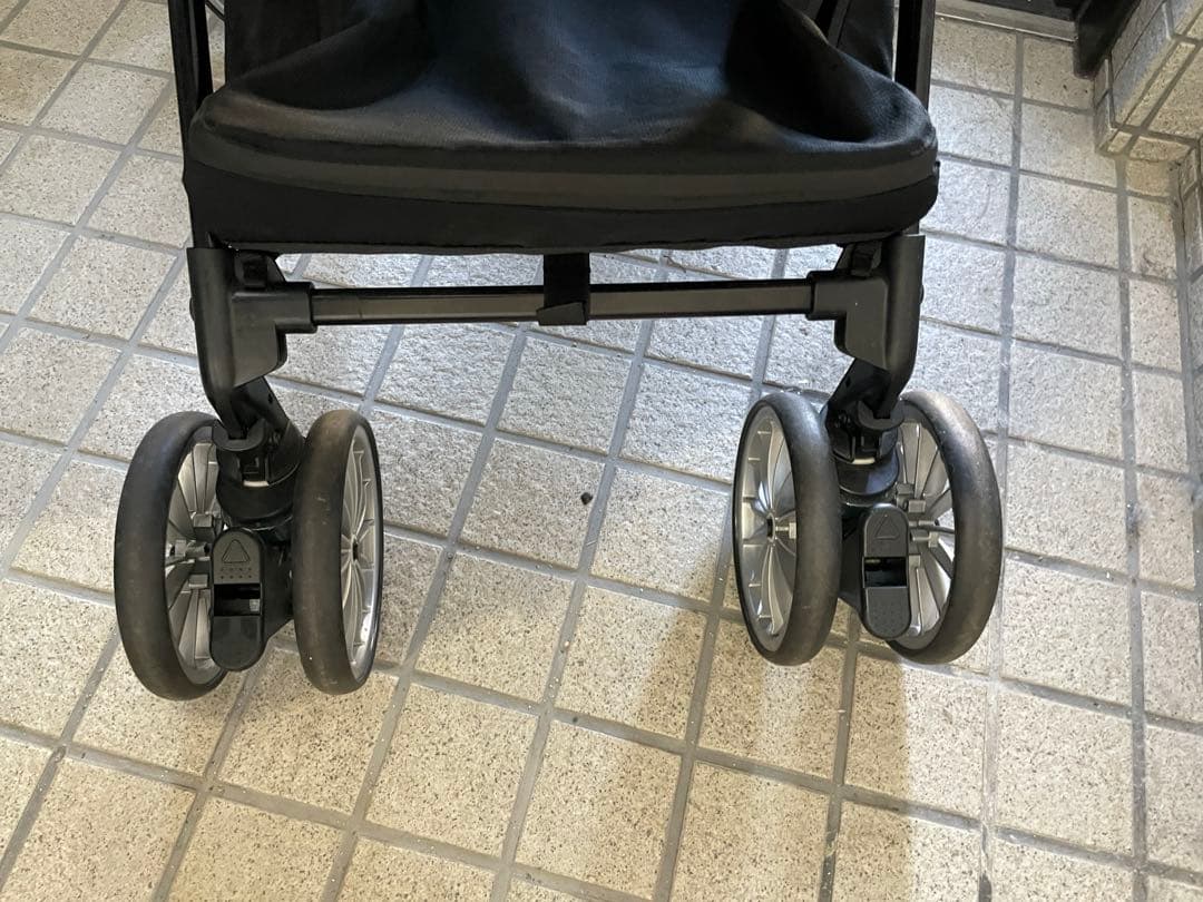 極美品✨送料無料 コンビ アンブレッタ 4キャス プレミアム エッグショック