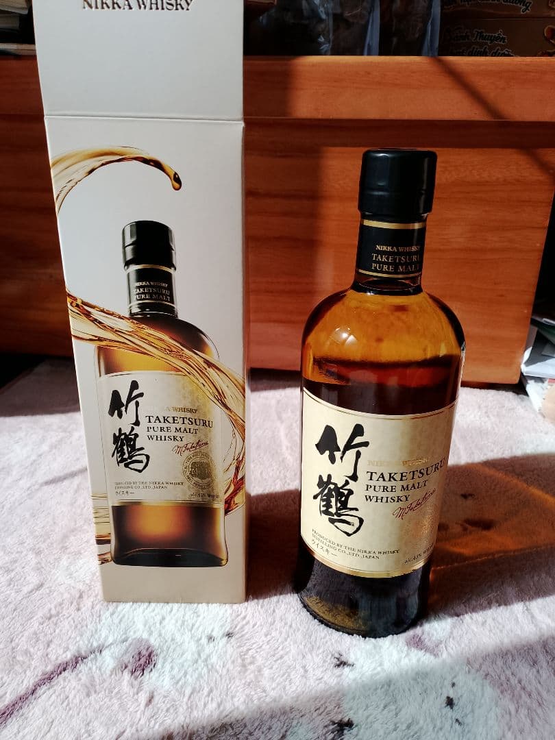 竹鶴　ピュアモルト　ウイスキー 700ml 専用箱付き　ニッカ