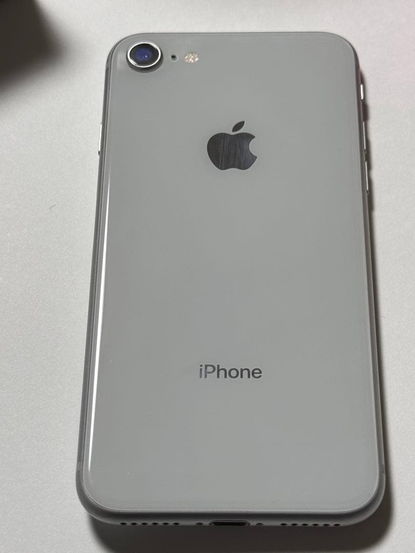 iPhone8 シルバー　本体　64gb 箱付き