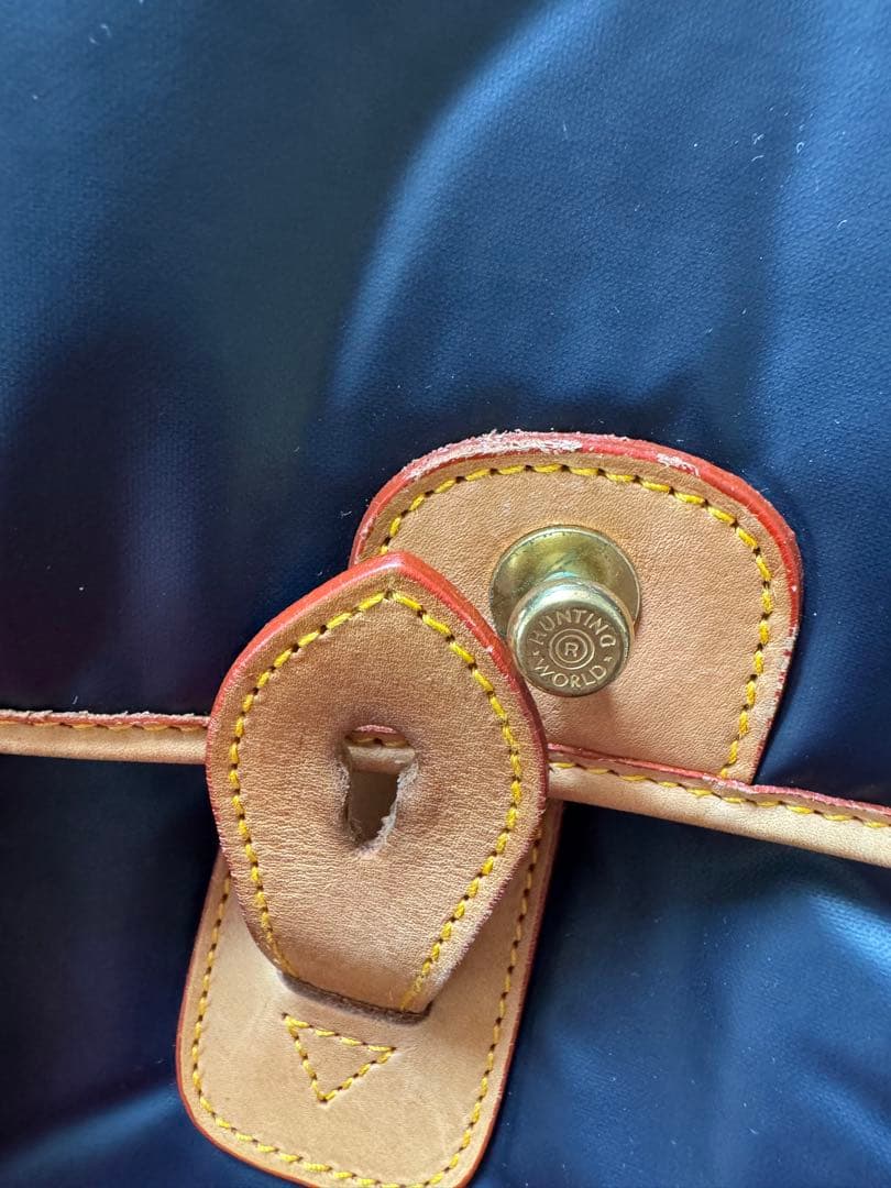 【美品】ハンティングワールド　HUNTING WORLD バチュー