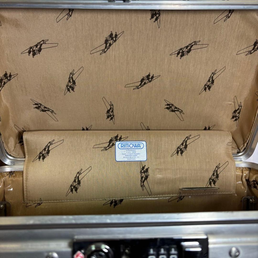 美品 レア リモワ クラシックフライト ビューティーケース 971.38 11L