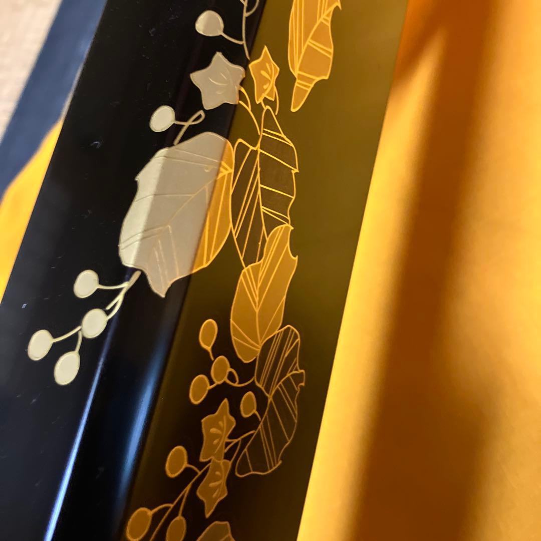 茶道具「踊桐蒔絵炉縁（おどりぎりまきえろぶち）」　塗師「平安浄白造」