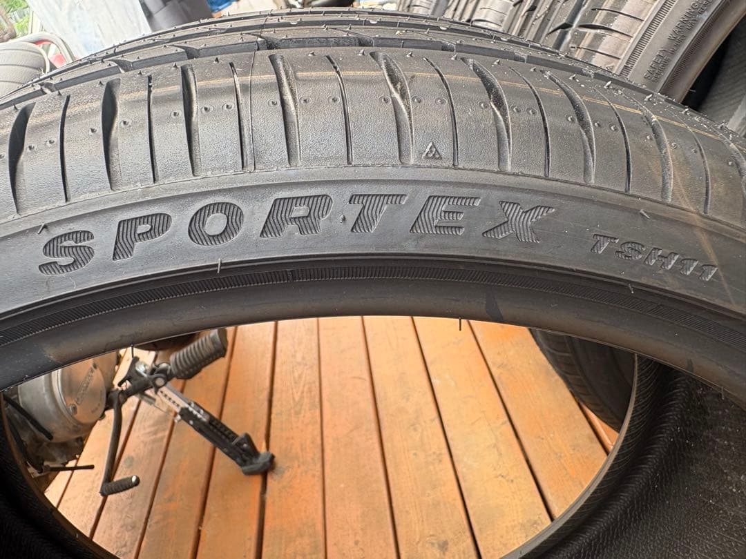 【新品・送料無料】235/35r19 2本セット トライアングル 19インチ