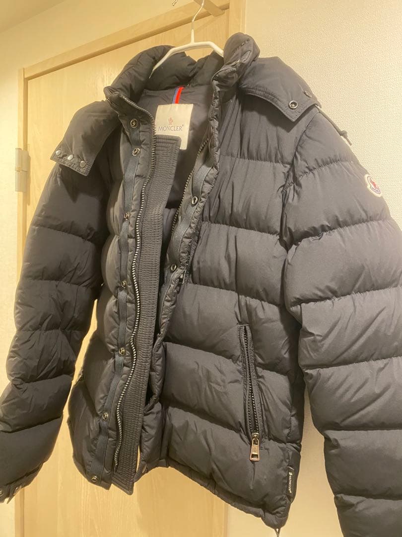 モンクレール　ダウン　美品　最終値下げ　3時間限定です。