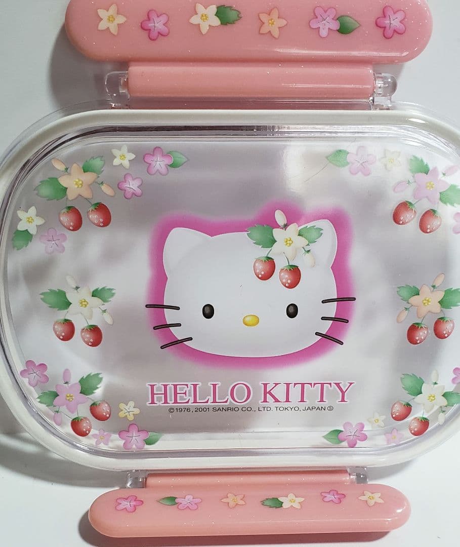 ハローキティ♥　弁当箱2個　野いちご　ランチボックス　ふりかけプレート、シート