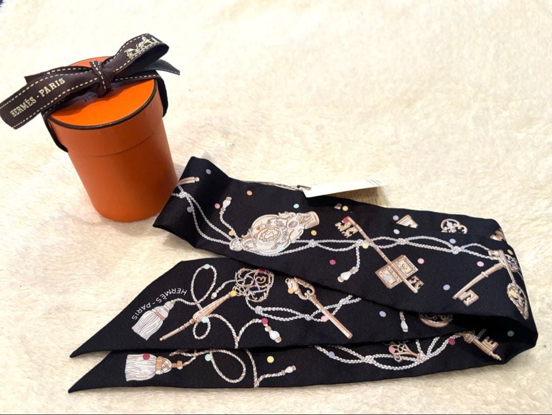 【新品未使用】 HERMES ツイリー レクレアポア 黒 エルメス 鍵 ノワール