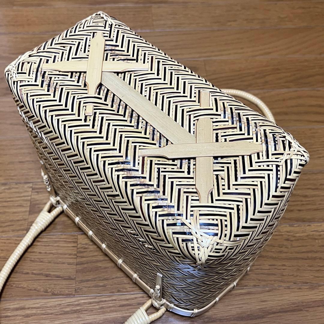美しい編目の竹細工 ハンドバッグ