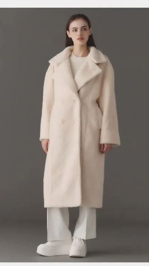 emiria フワフワロングコート