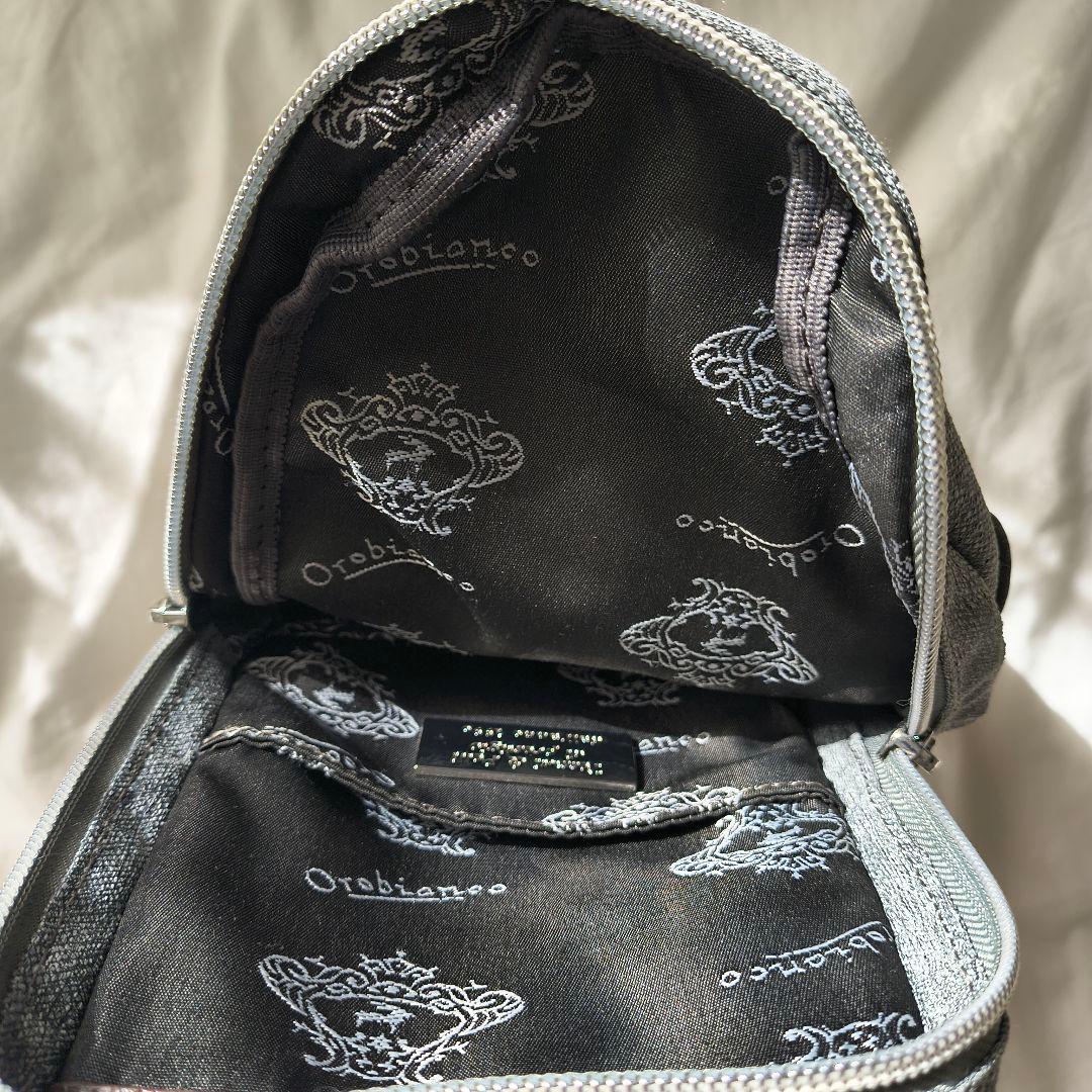 【未使用】上品グレーで差がつく、オロビアンコのボディバッグ