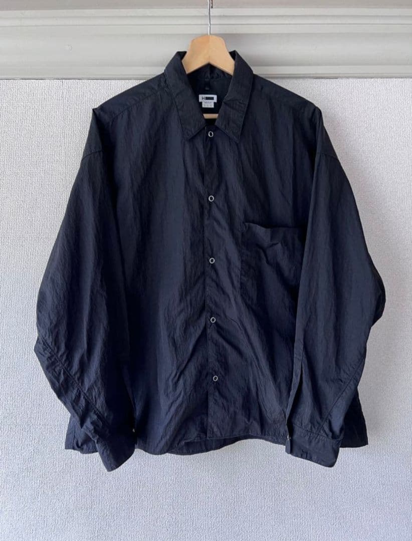 H beauty&youth ナイロンシャツ L ボックス ATON