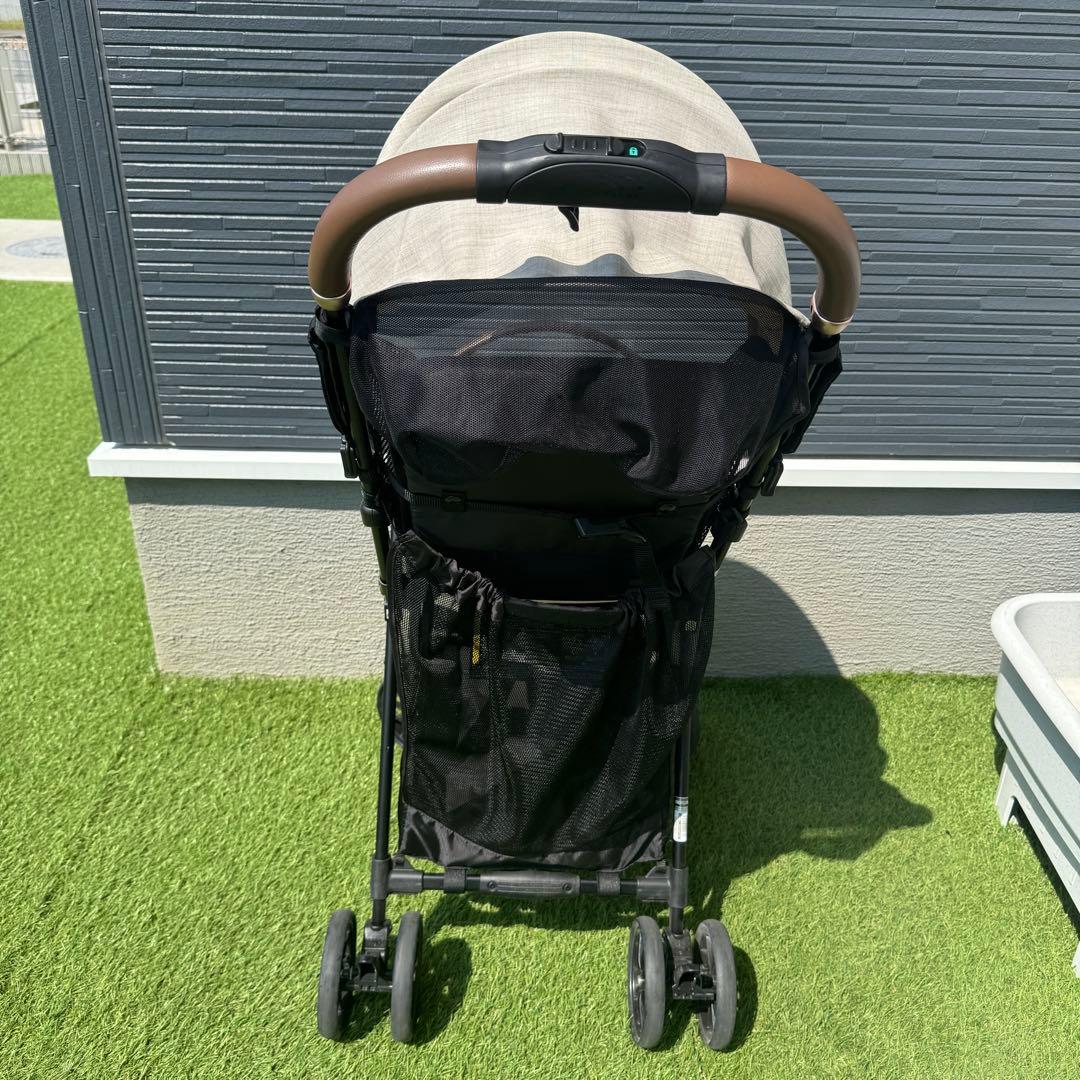 現行モデル　美品　コンビ アクビィプラス AO ベビーカー