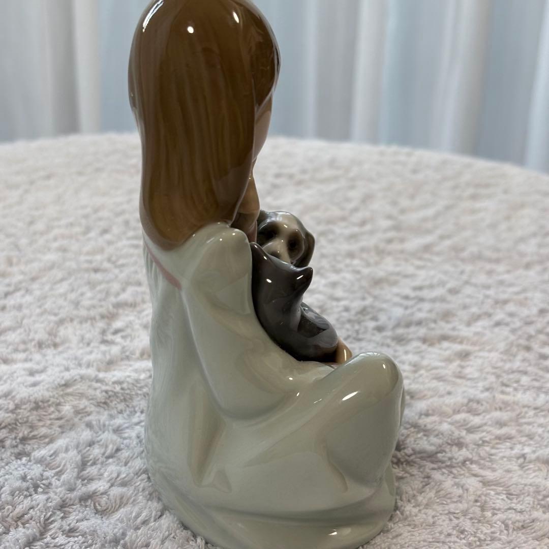 リヤドロ フィギュアリン ヴィンテージ 「ネコのお昼寝」＃5640