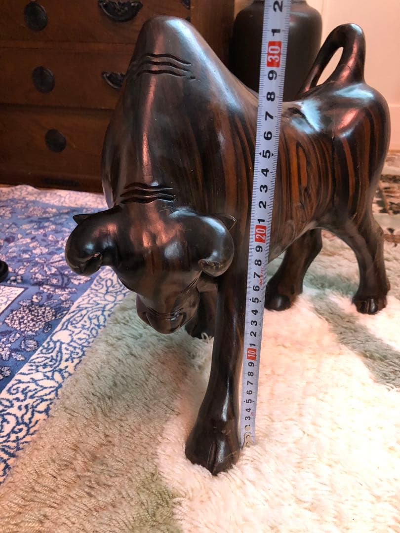 雄牛像 木製 置物 約33cm 約5.7kg