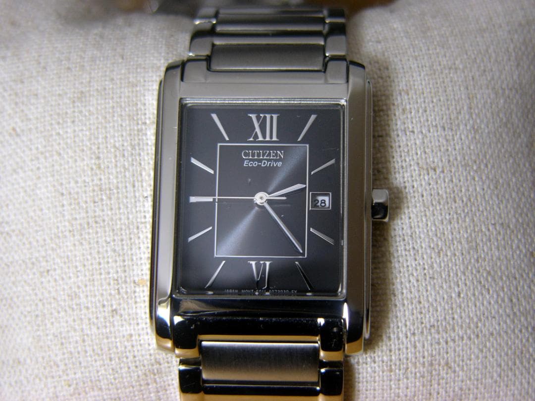 美品稼働品シチズンエコドライブ メンズウォッチ ソーラー腕時計 デイト スクエア