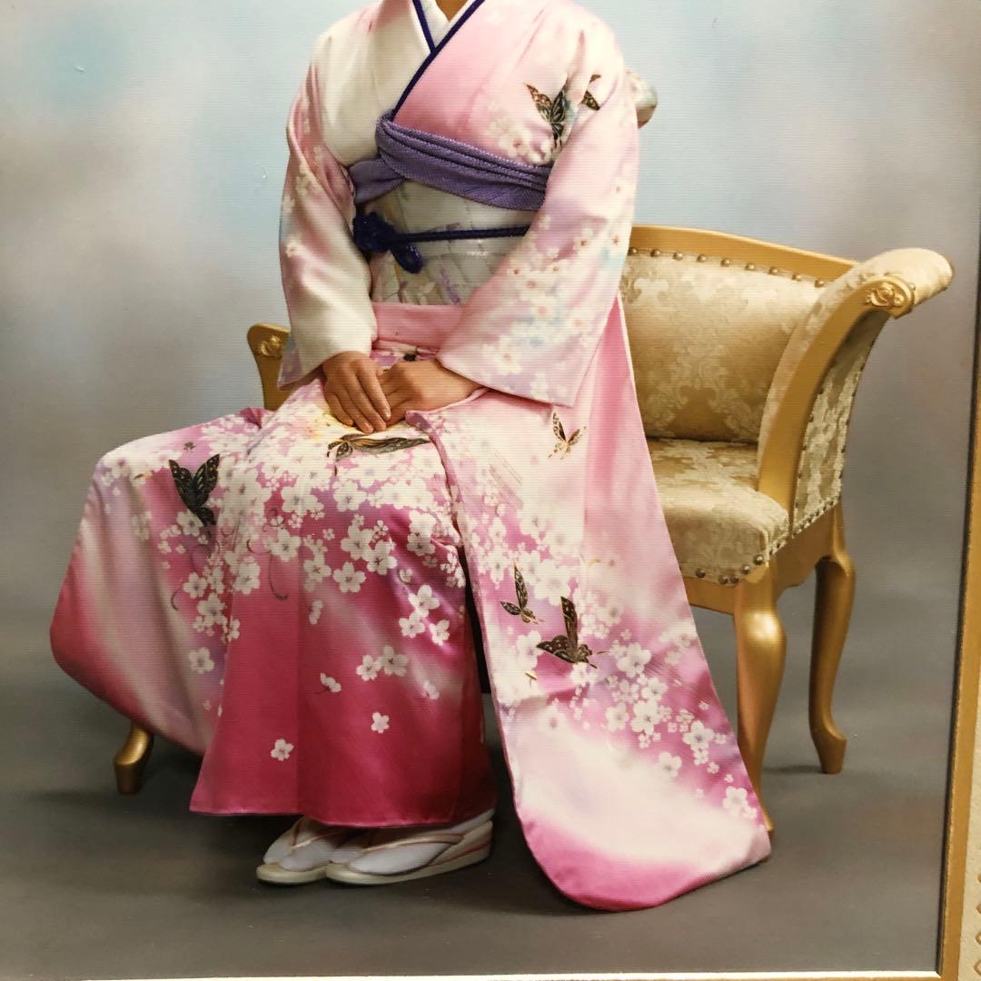 桜と蝶の振袖 ピンク系