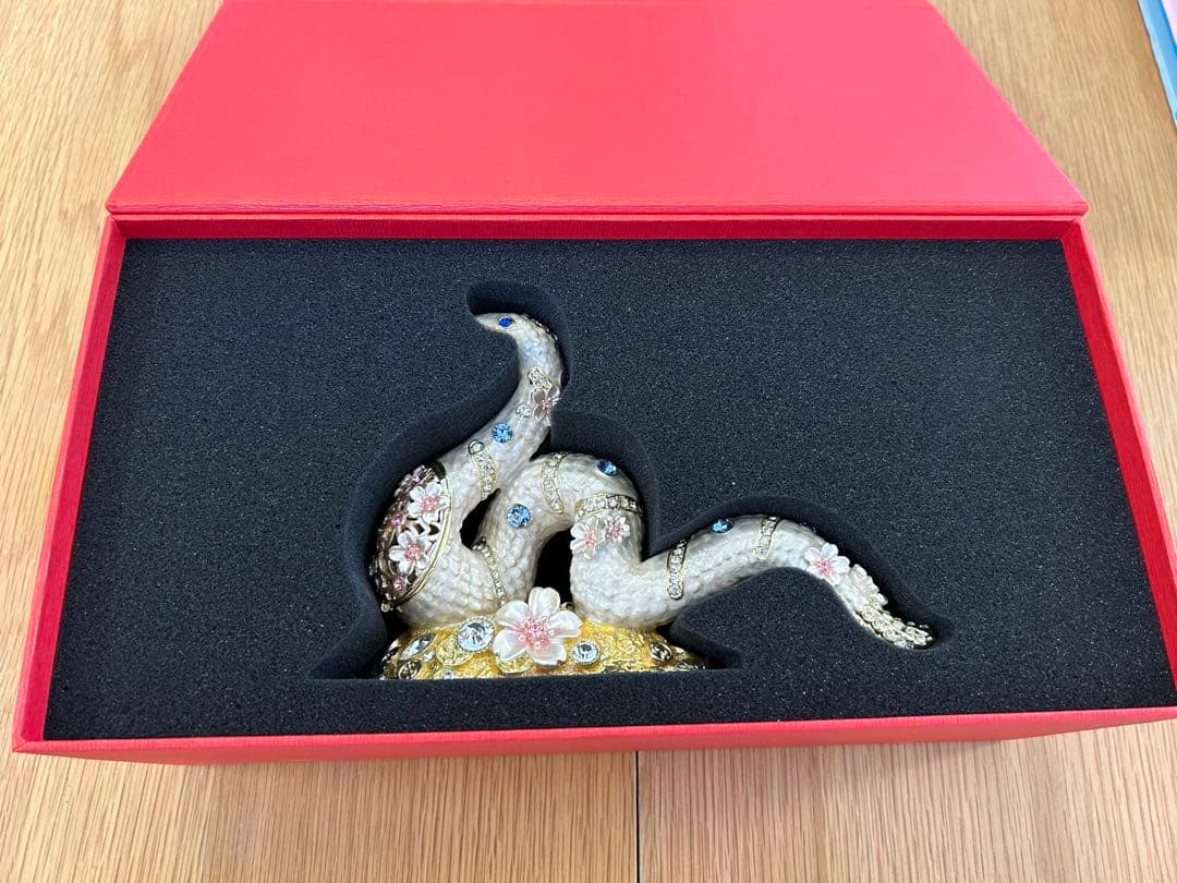 東京銀座PICALS 巳年 白蛇 置物