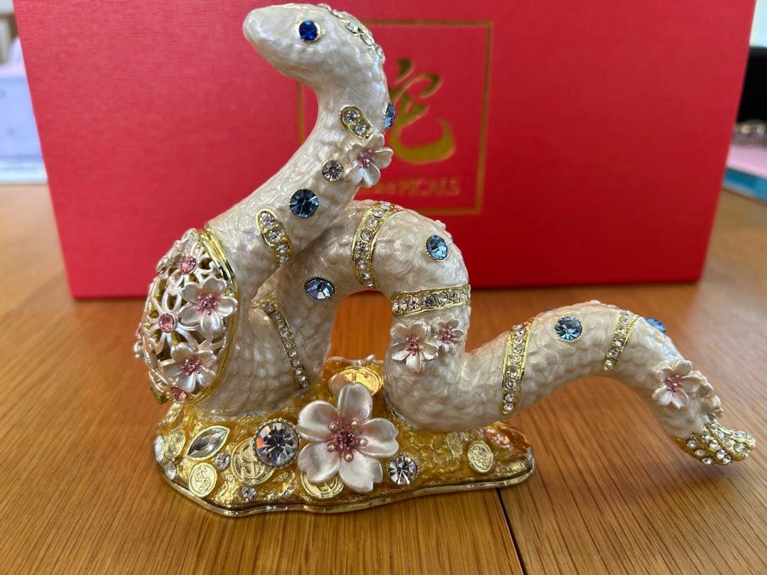 東京銀座PICALS 巳年 白蛇 置物