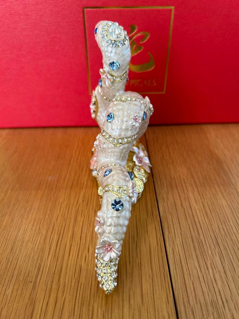 東京銀座PICALS 巳年 白蛇 置物