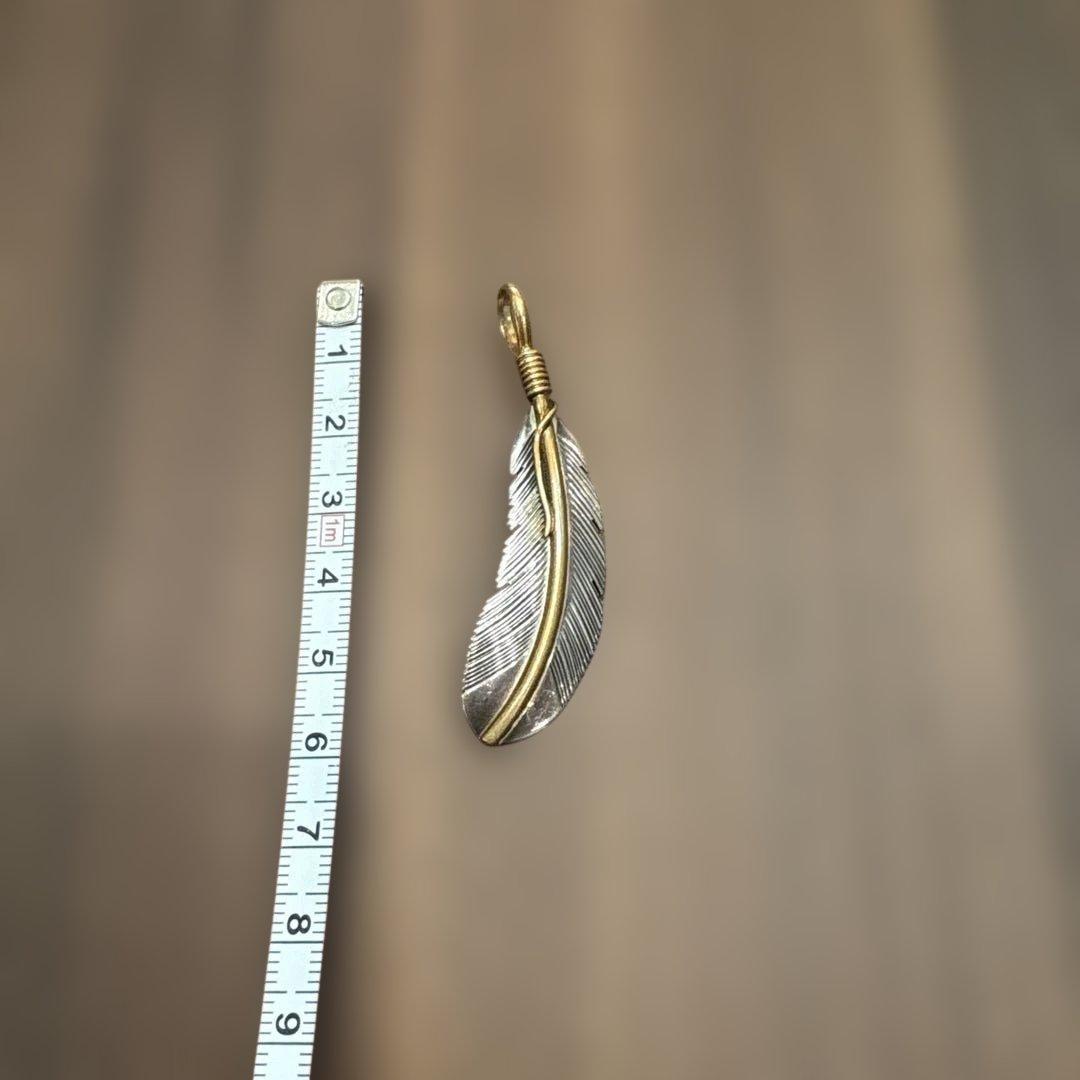 ゆ。　ハーヴィーメイス　フェザーペンダントトップ