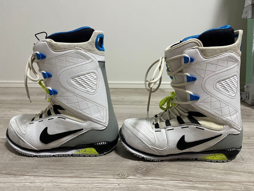 NIKE エアズーム怪獣　スノーブーツ