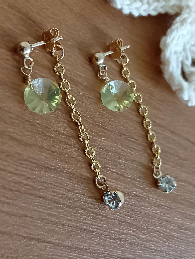 461 一点のみ14kgf宝石質レモンクォーツコンケーブスタッドピアス