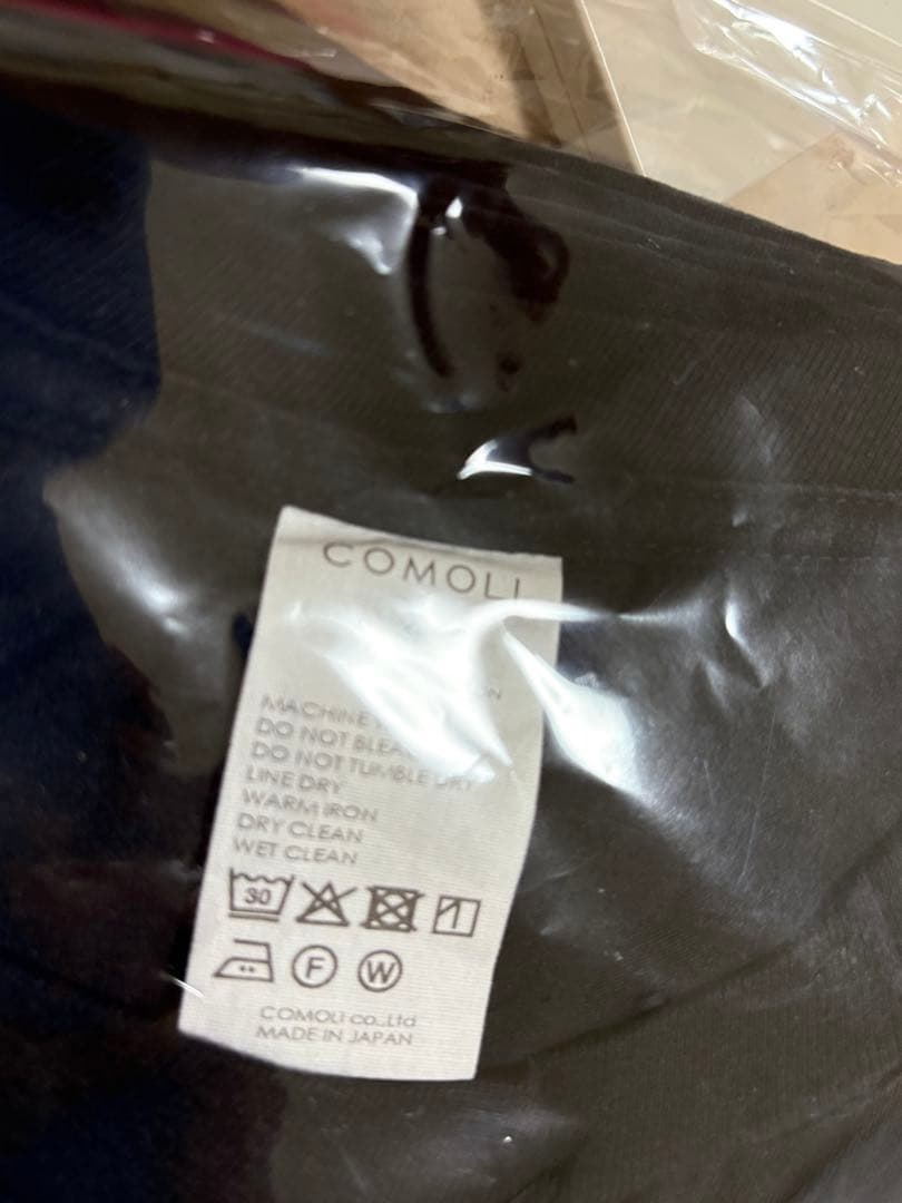 COMOLI 半袖Tシャツsize4新品未使用値下げ