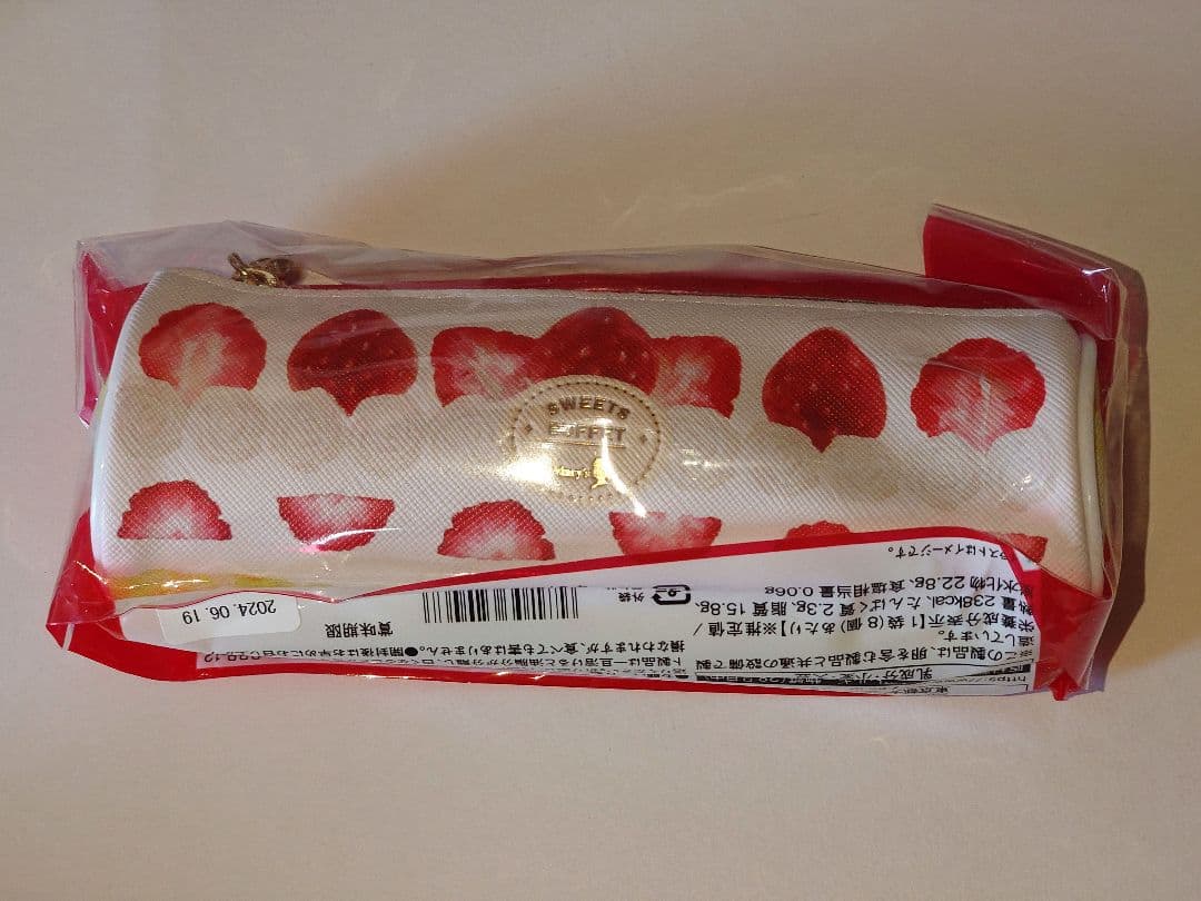 Mary's 　メリーチョコレート　2024 イオン限定　いちご缶　いちごポーチ