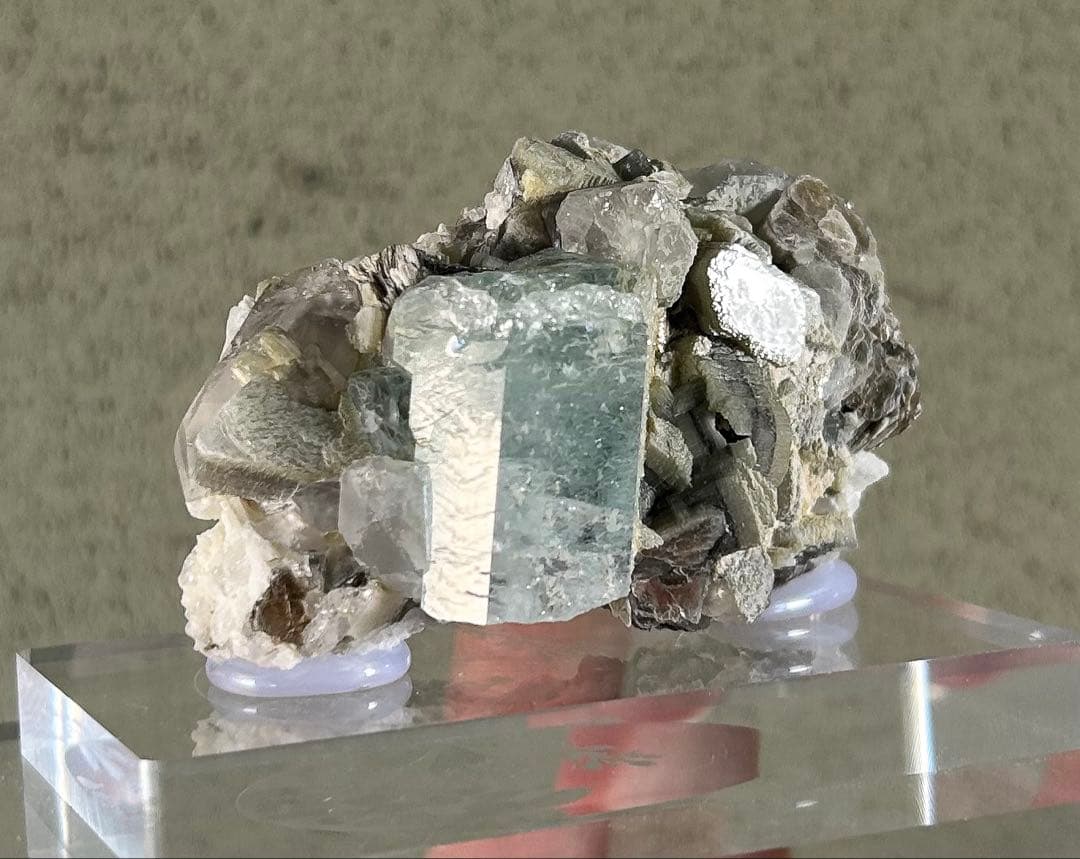 アクアマリン アクリル台座付き 原石 ミネラル