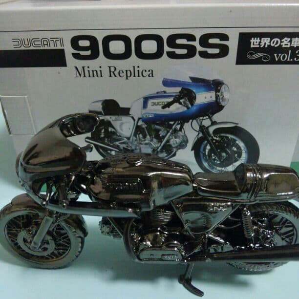 DUCATI 900SS レプリカ