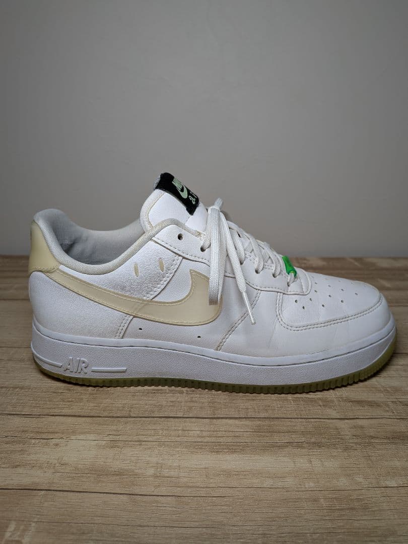 Nike Air Force 1 ホワイト ゴールド 蓄光