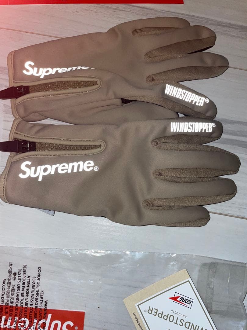 小物 Supreme WINDSTOPPER Zip Gloves \"Taupe\"