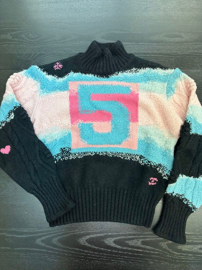 CHANEL No.5セーター