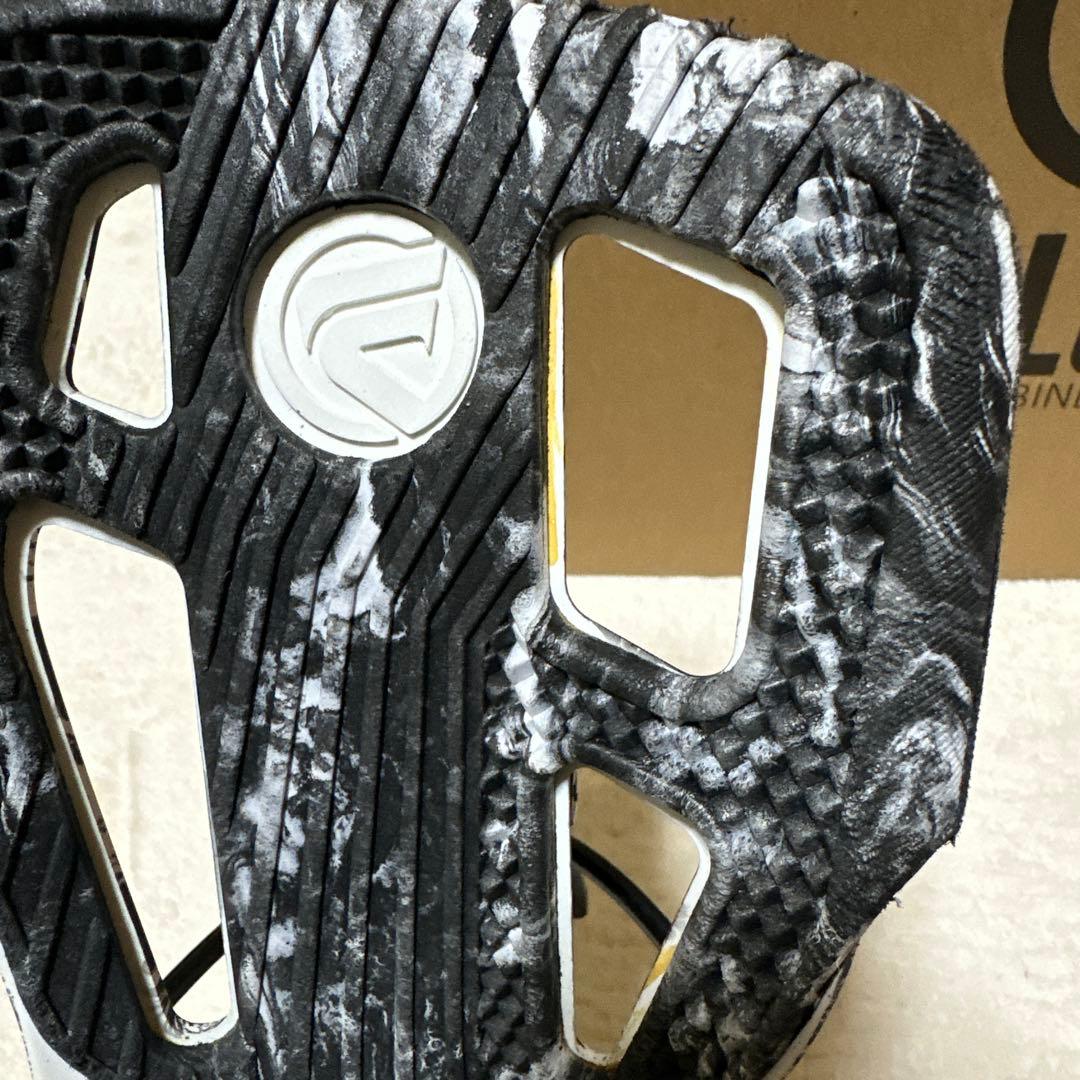 FLOW スノーボード ビンディング ブラック/ホワイト　FUSE サイズＬ