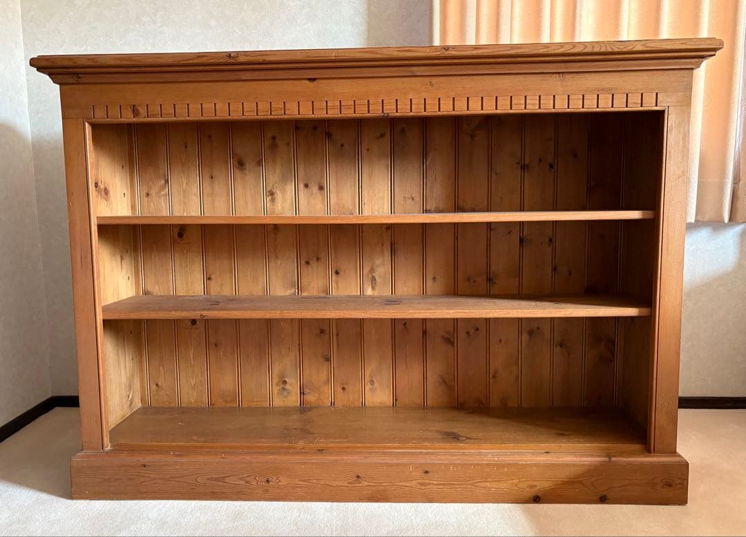 アンティーク風の本棚