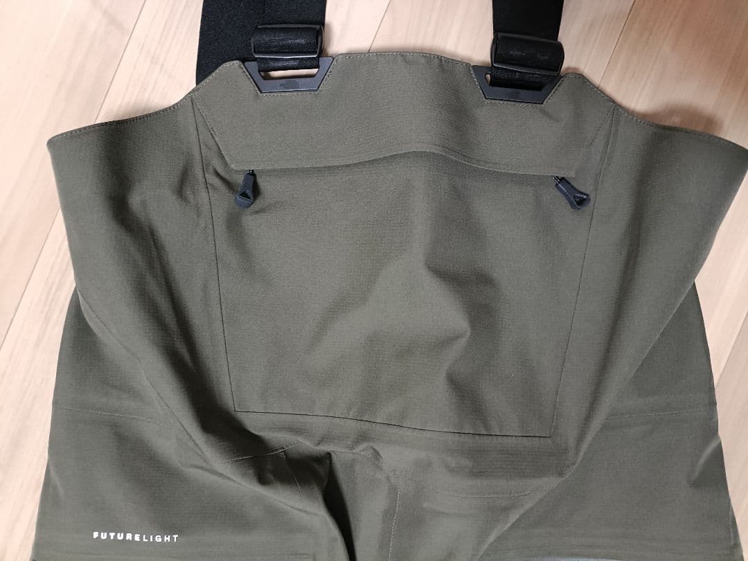 試着のみ RTG NS62204 WM 定価7万円　カーキ　ビブ パンツ