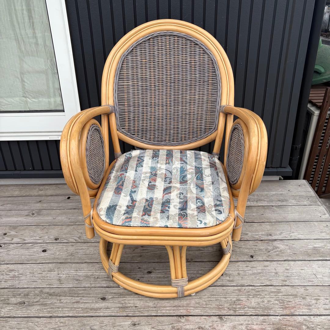 昭和レトロ 籐家具 ラタン アームチェア 回転式座椅子 花柄ペイズリー 古家具