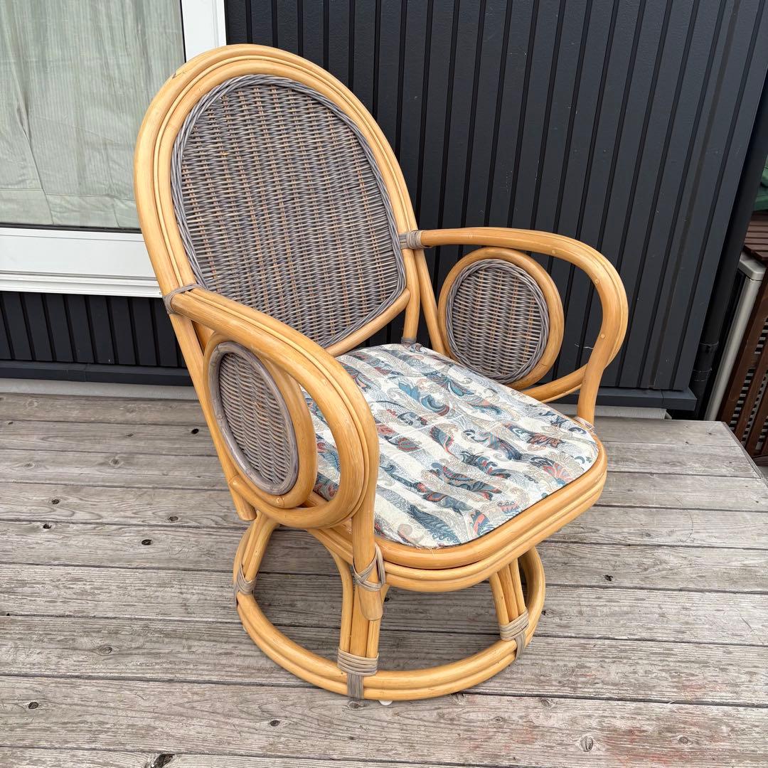 昭和レトロ 籐家具 ラタン アームチェア 回転式座椅子 花柄ペイズリー 古家具