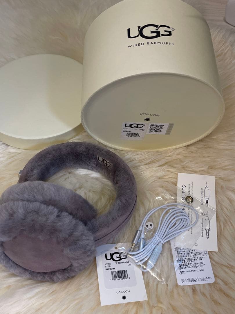 【新品・未使用】 UGG イヤホン付イヤーマフ　ヘッドホン