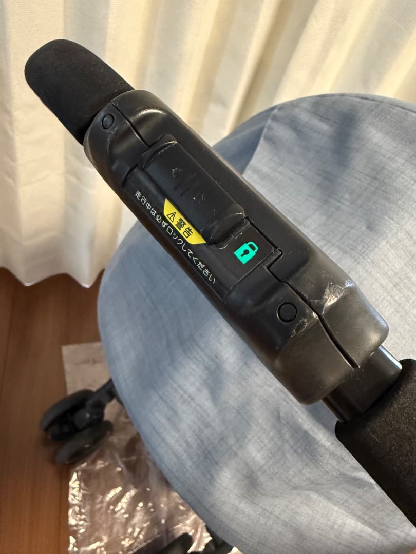 ベビーカー メチャカルハンディオート４キャス　コンビ