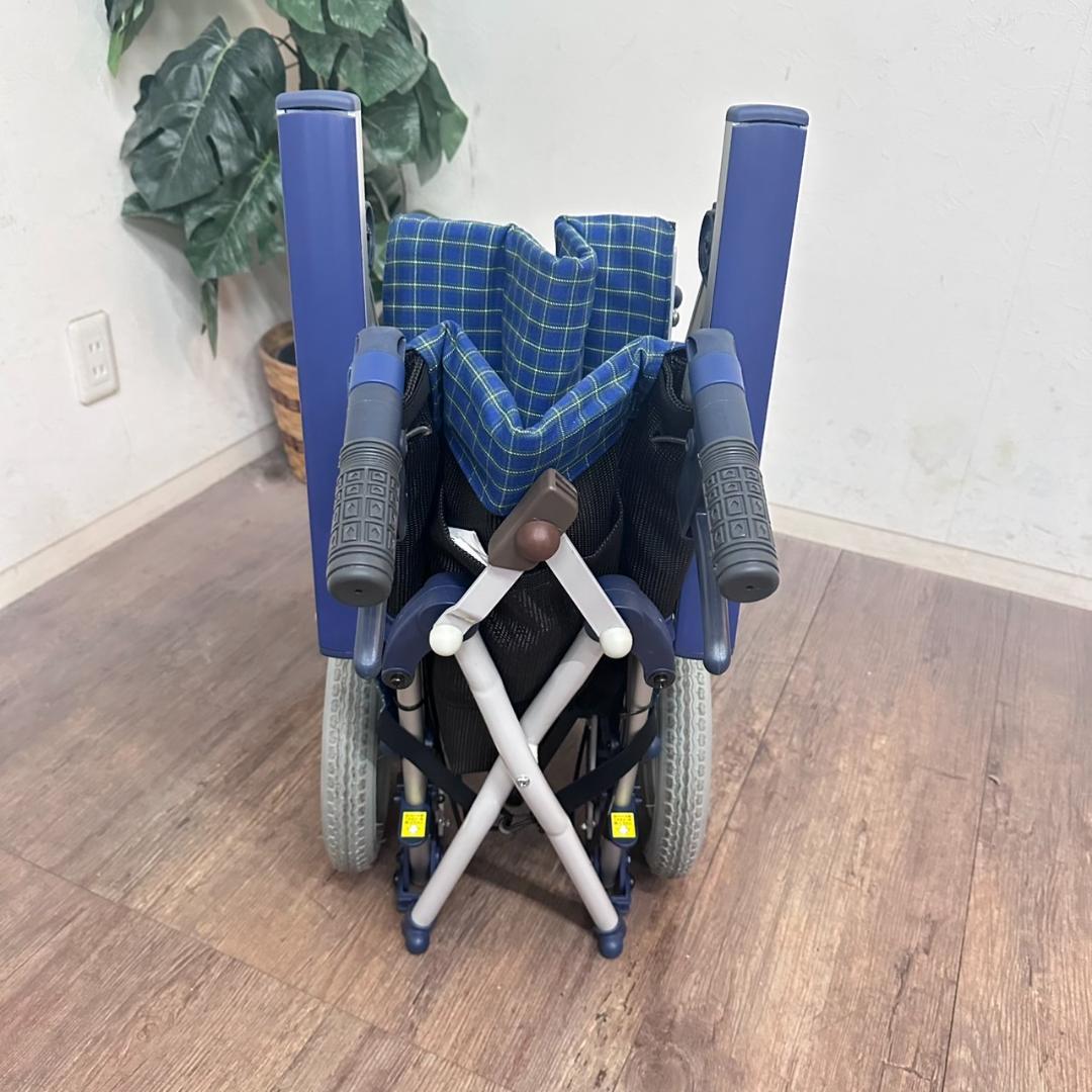 ウチエ　ハイパーコンパクトB　　折り畳み式　車いす　介護式　　肘跳ね上げ　　軽量