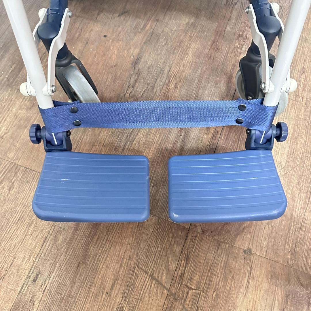 ウチエ　ハイパーコンパクトB　　折り畳み式　車いす　介護式　　肘跳ね上げ　　軽量