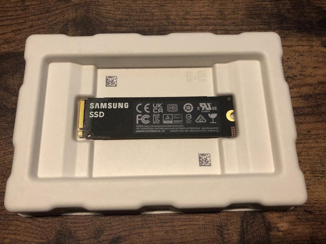 内蔵型SSD Samsung 990 PRO 2TB MZ-V9P2T0