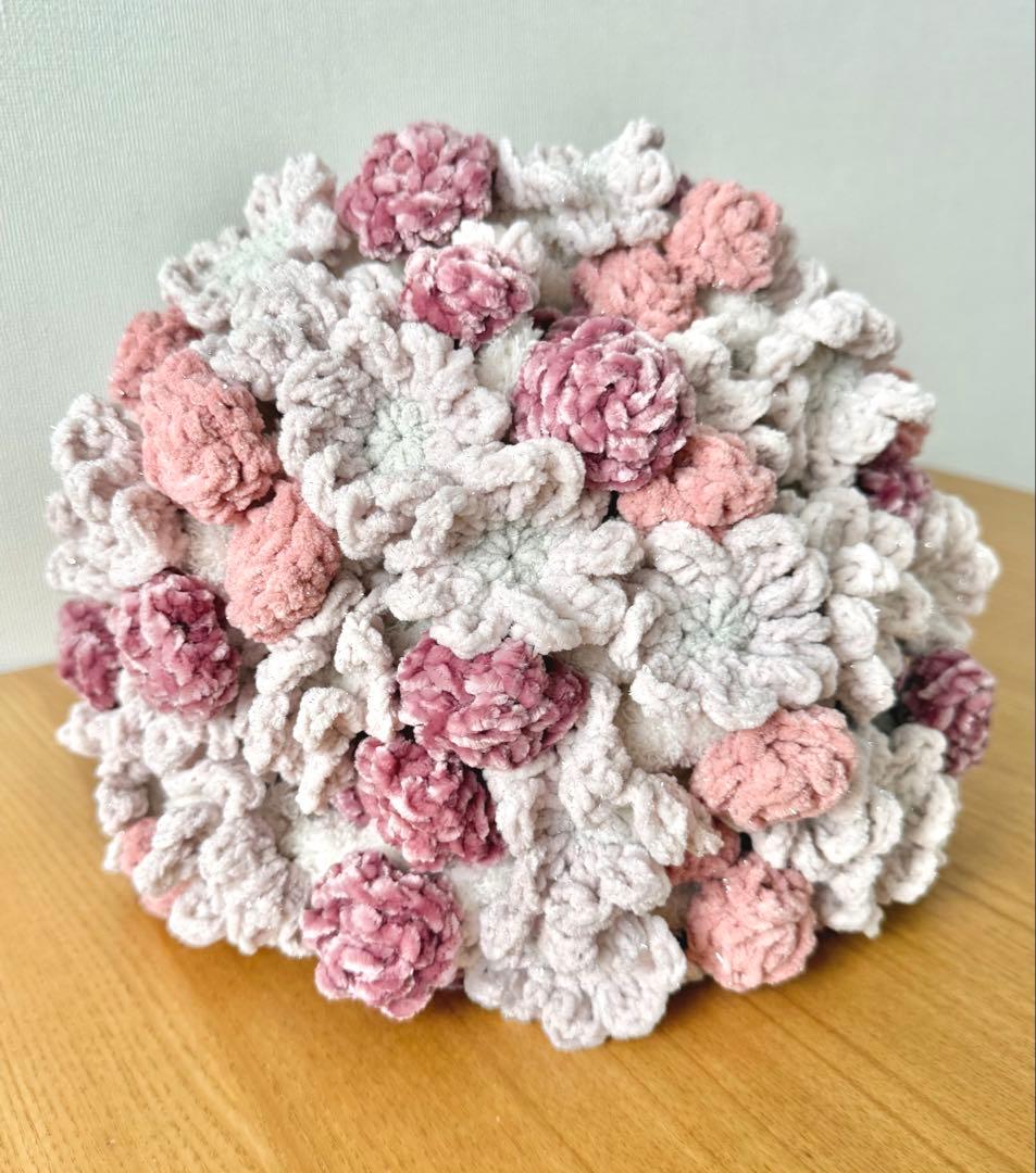 バラとデイジーのふわもこブーケフリルブランケット