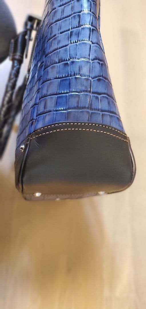 新品　Kiefer neu キーファーノイ アモーレ 本革 B4 クロコ型押し