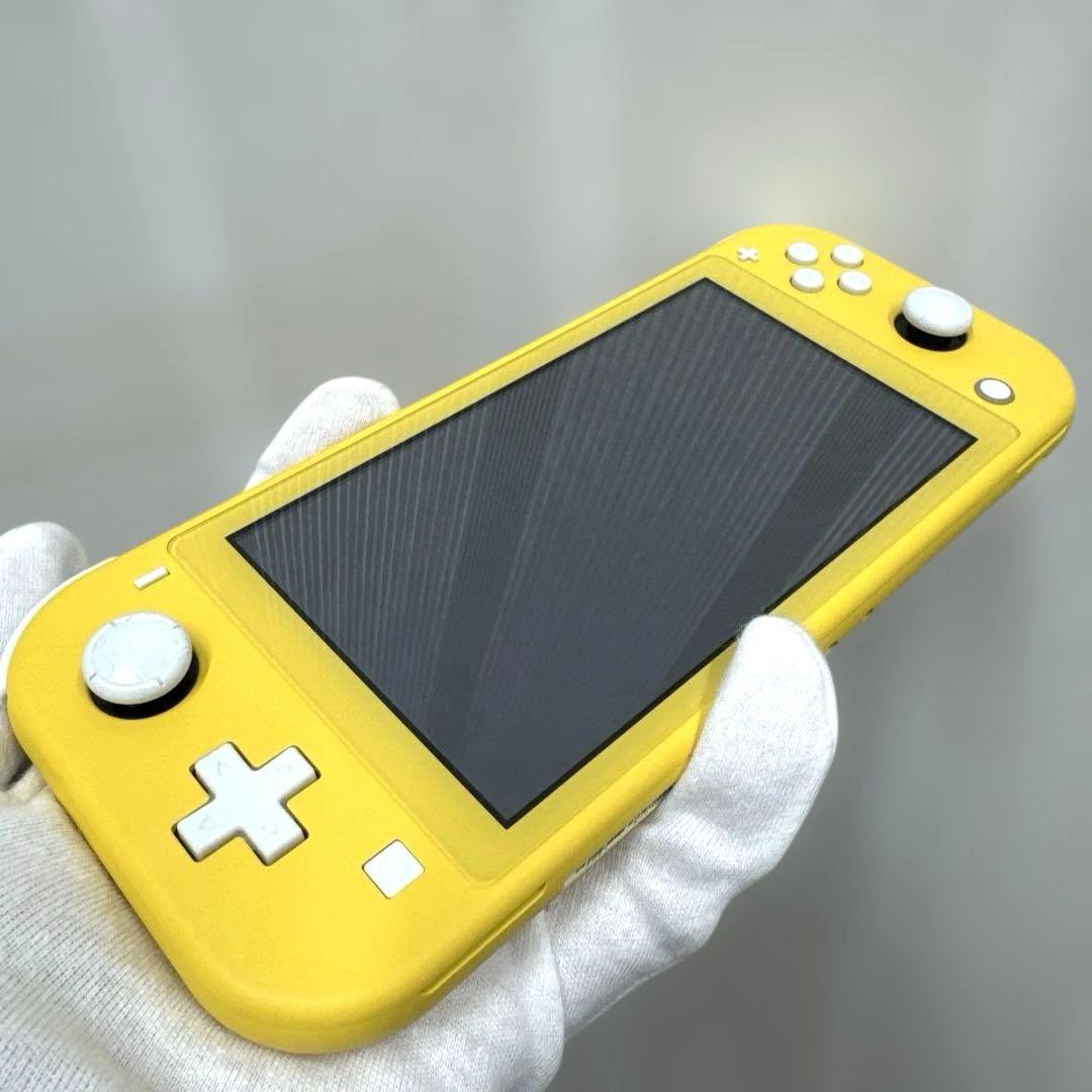 Nintendo Switchライト Yellow